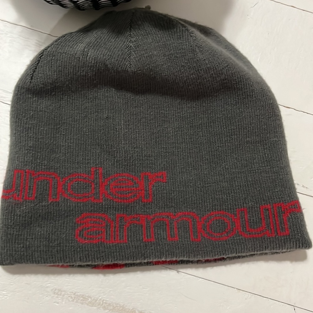 Under Armour reversible hat gray/red one size